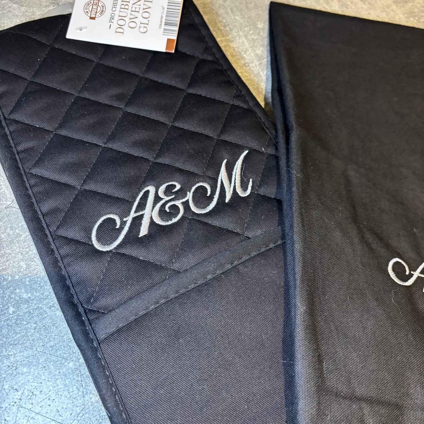 Personalised oven glove with initials / text 💕