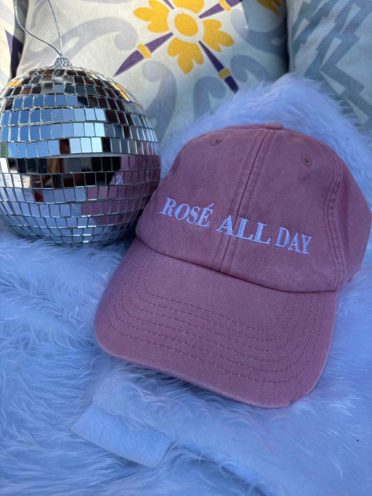 Rose’ all day, embroidered cap for wine lovers