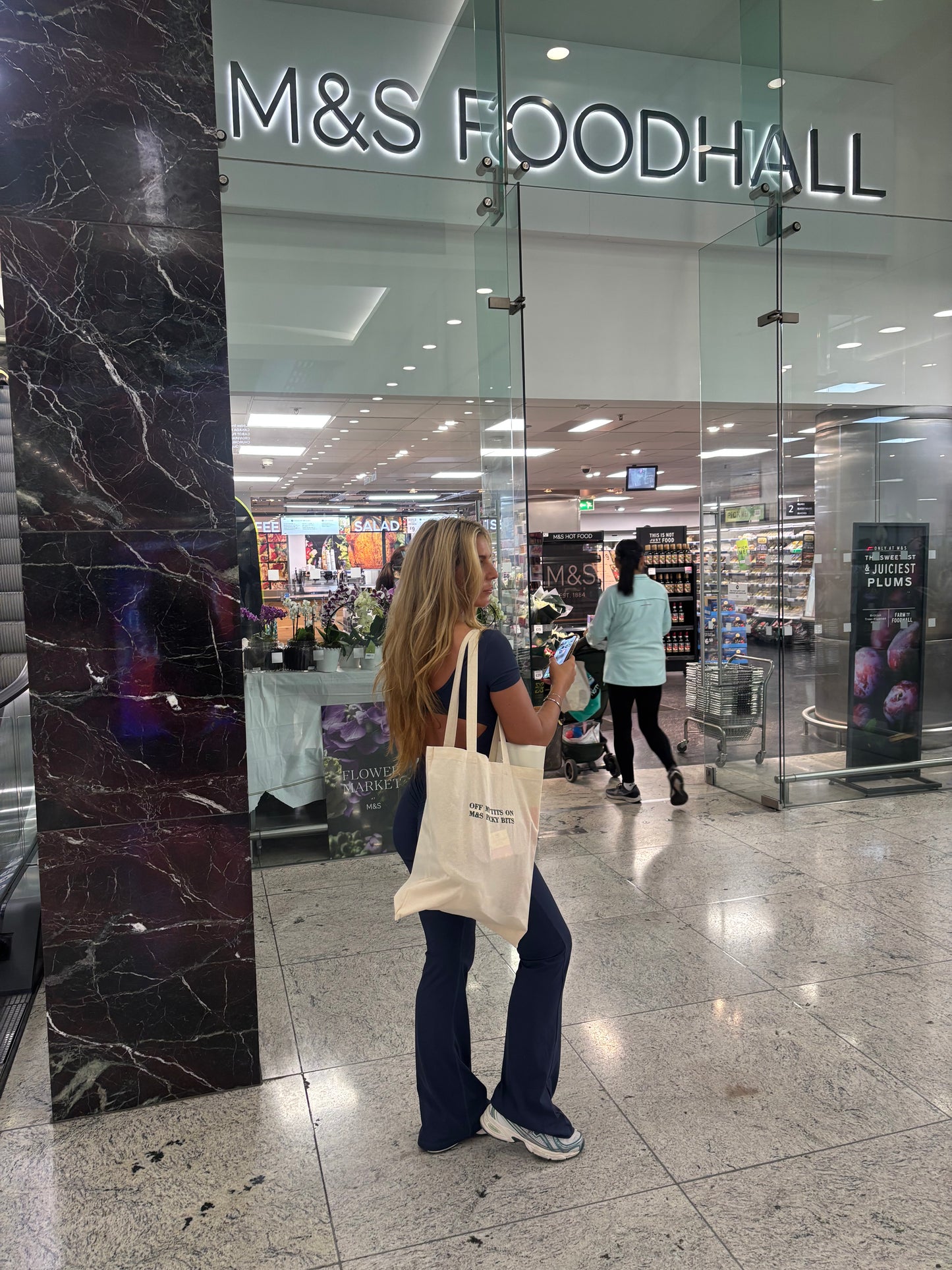 Personalised Kitchen Gift Hamper - Engraved Board + Embroidered Apron, Tea Towel & Tote Bag 💕