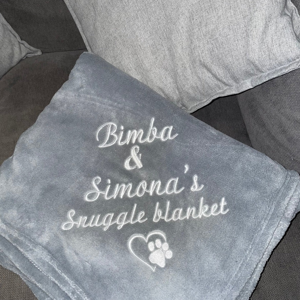 Soft and comfortable pet blanket with unique customization options