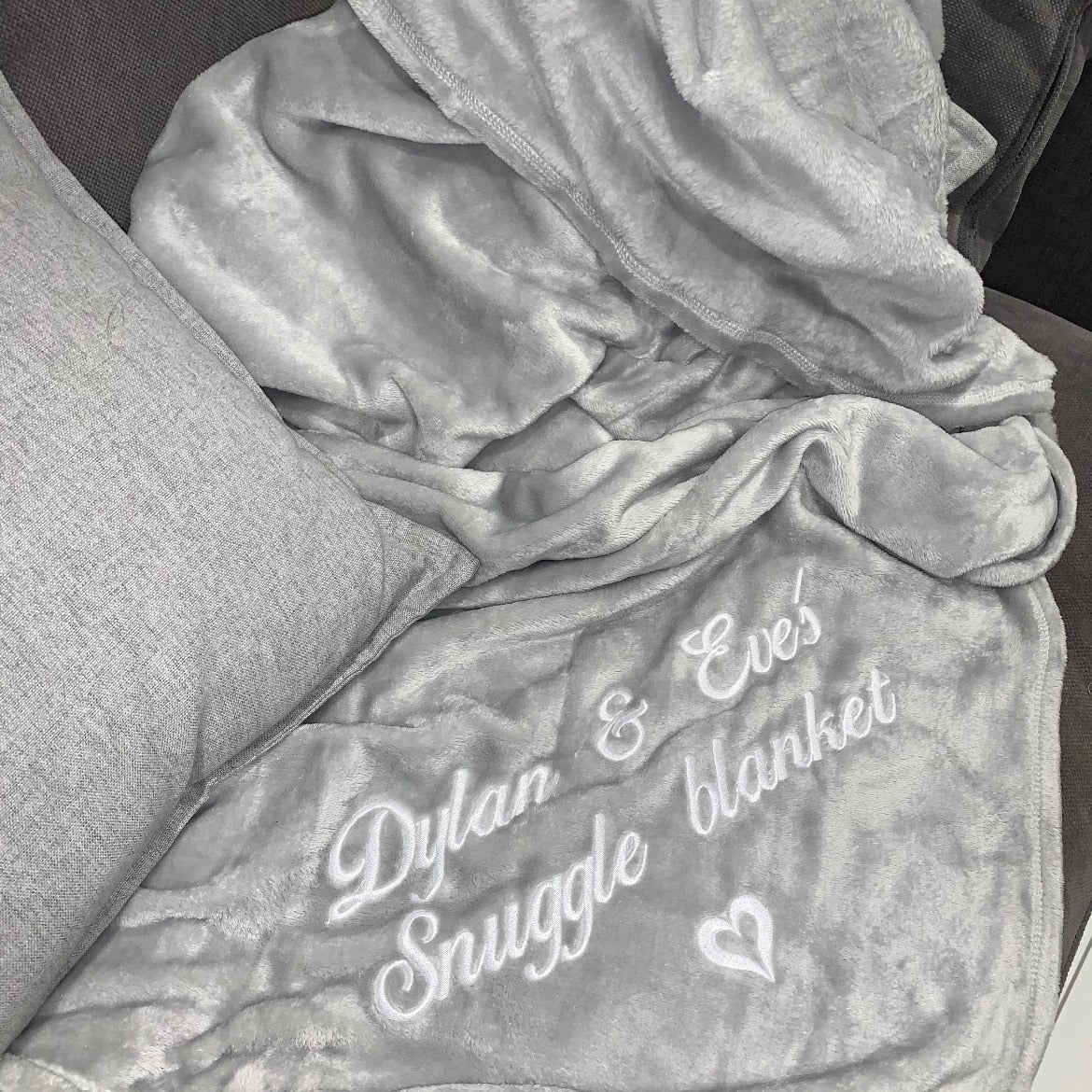 Make memories that last a lifetime with our personalized embroidered blanket